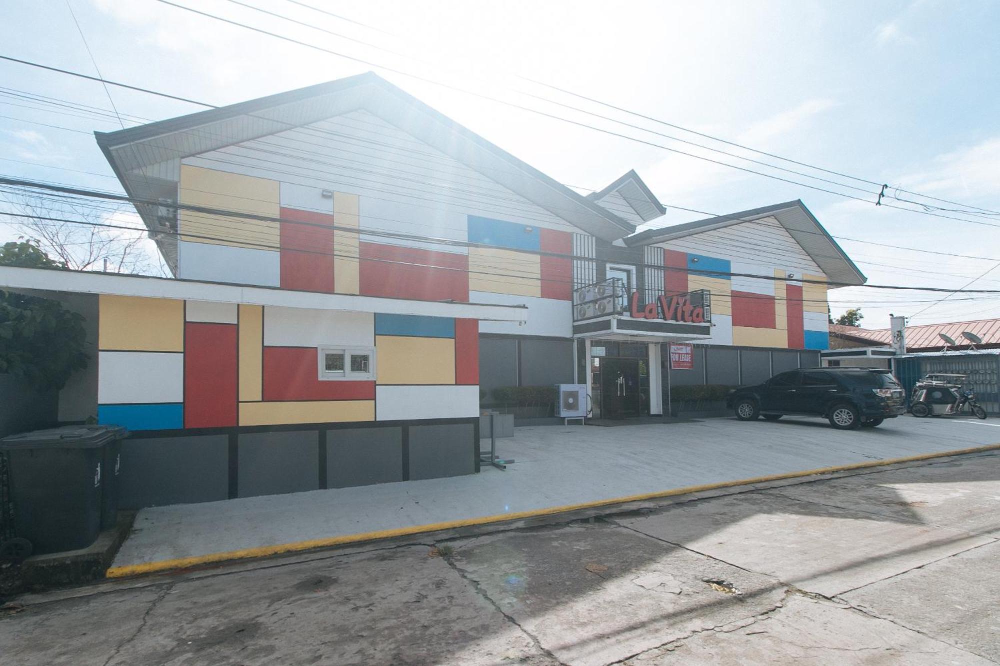 Lavita By Reddoorz Angeles Exterior photo