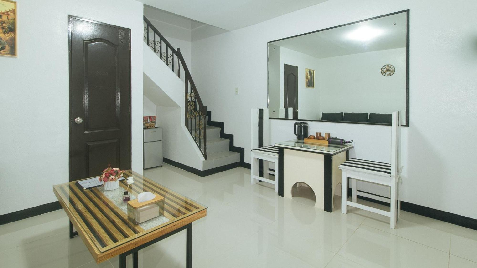 Lavita By Reddoorz Angeles Exterior photo