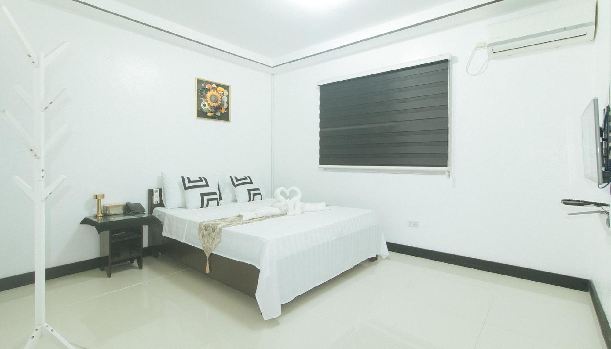 Lavita By Reddoorz Angeles Exterior photo