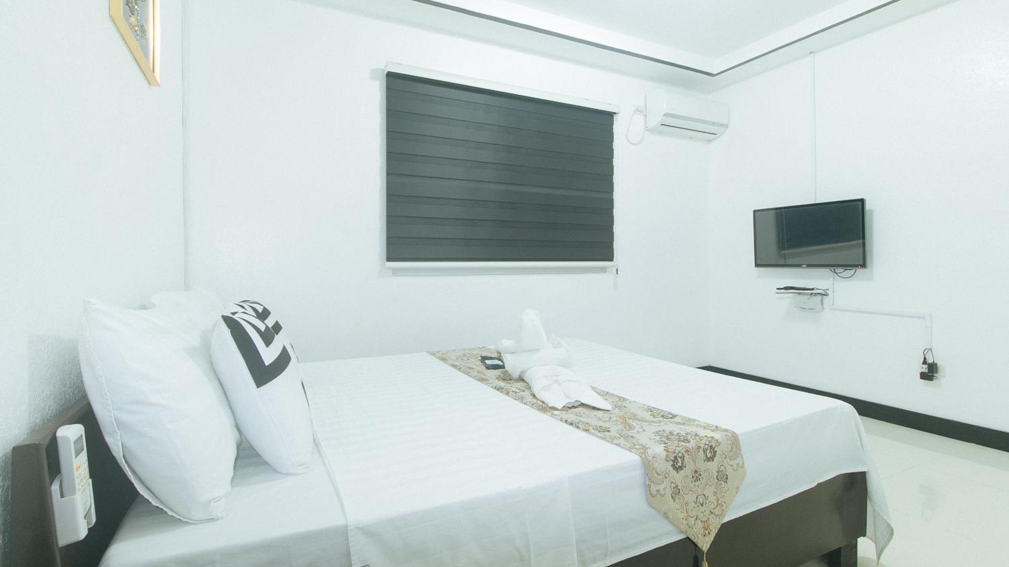 Lavita By Reddoorz Angeles Exterior photo